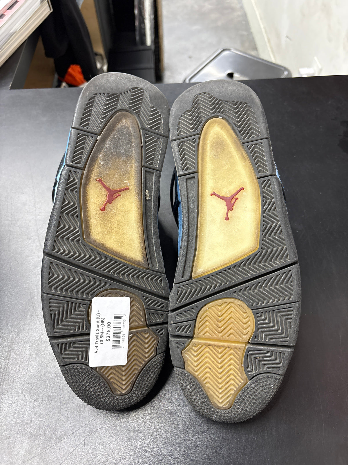 AJ4 Travis Scott (U) - 10.5M** (NB)