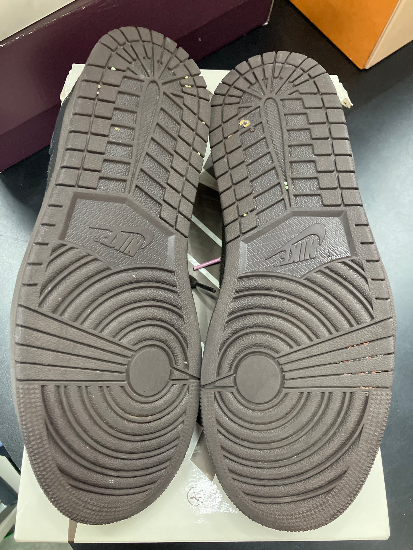 AJ1 Low Travis Scott Velvet Brown (U) - 8.5M