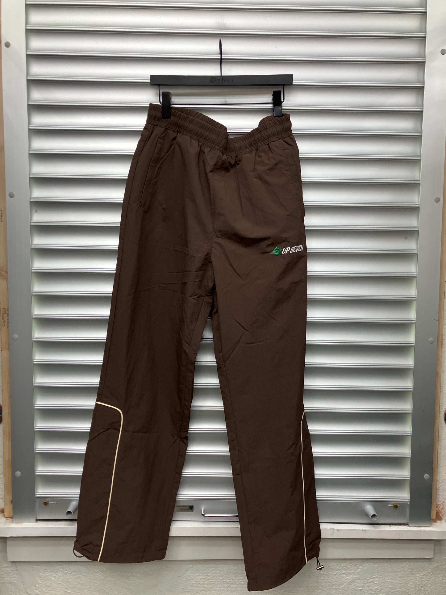 Up Seven Brown Set - XL
