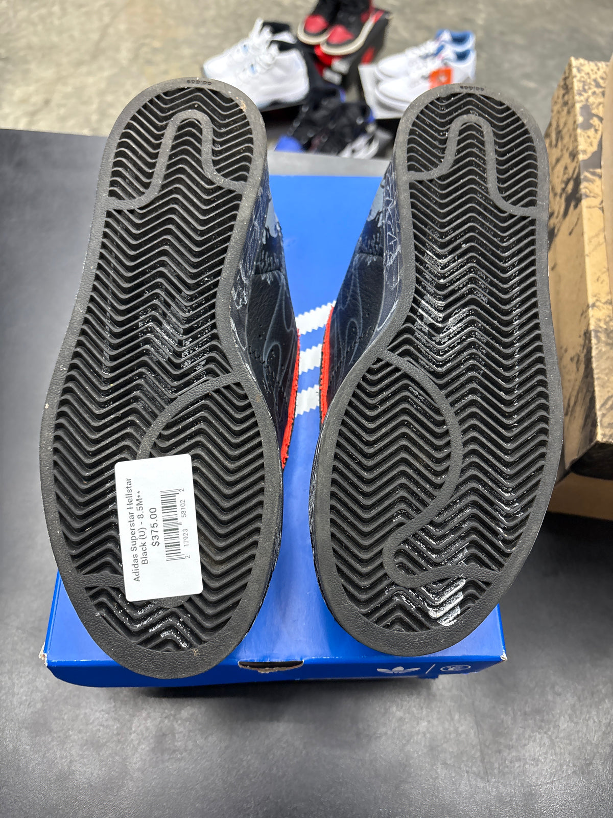 Adidas Superstar Hellstar Black (U) - 8.5M**