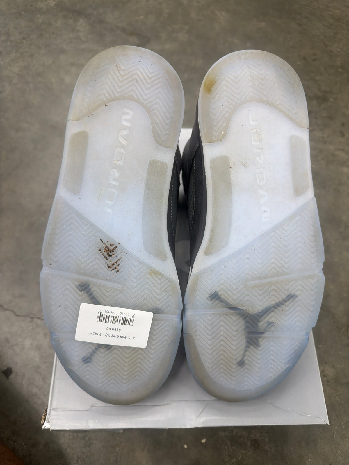AJ5 Wolf Grey (U) - 9.5M**
