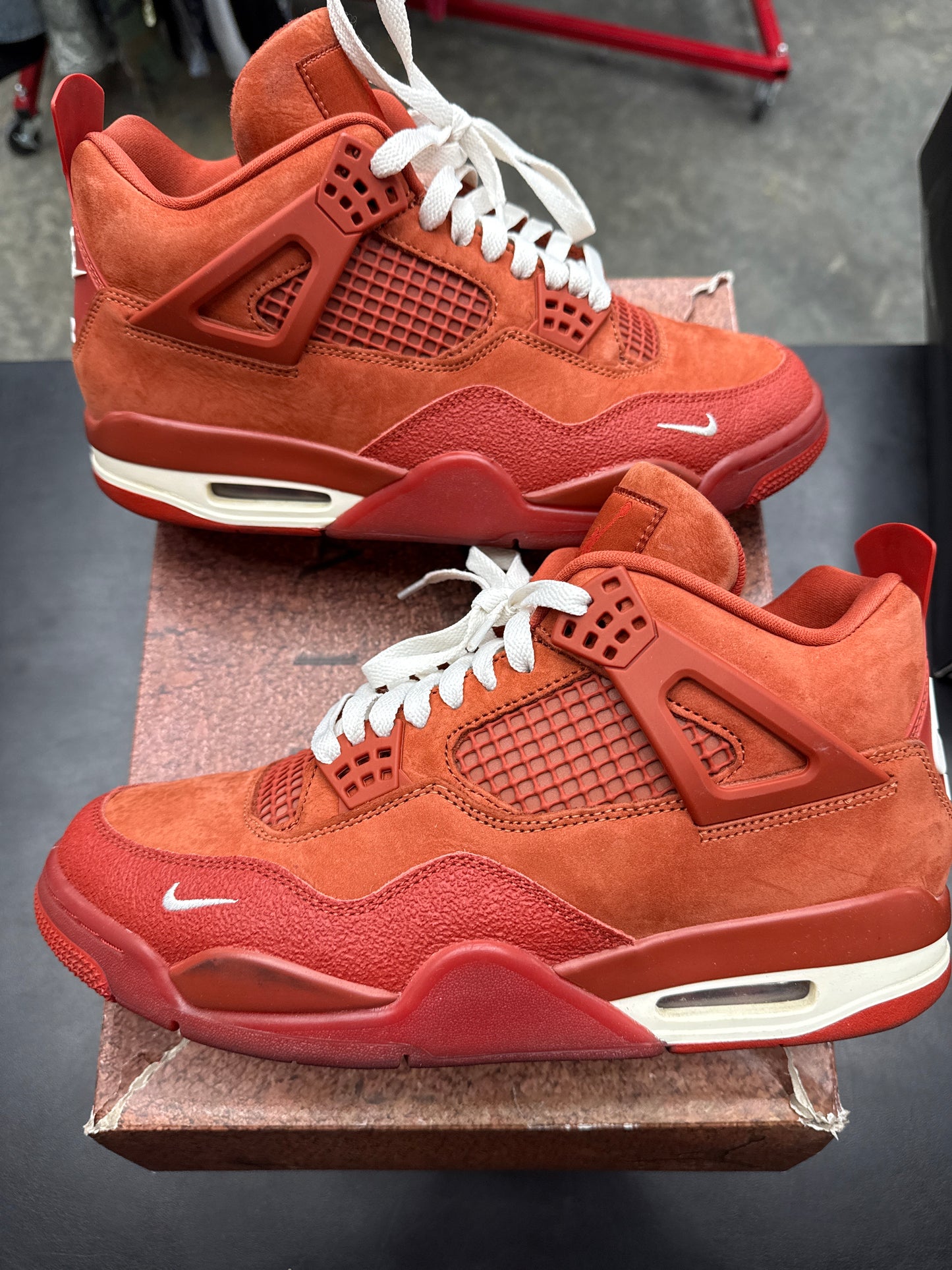 AJ4 Brick By Brick Nigel Sylvester (U) - 9.5M