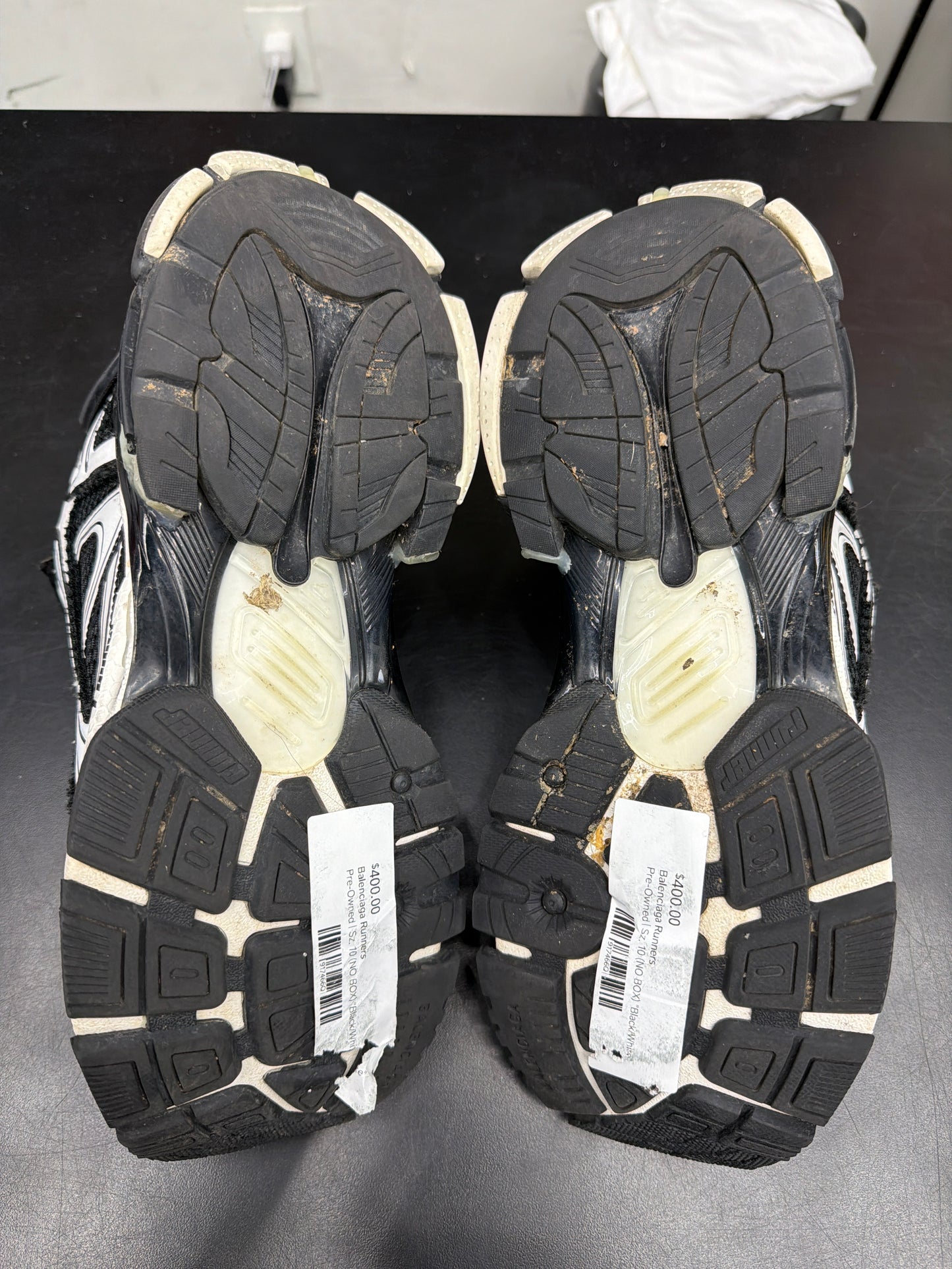 Balenciaga Runner Black/White (U) - 43(10) (NB)