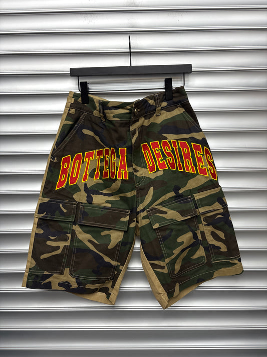 Bottega Desires Camo Shorts - 34**