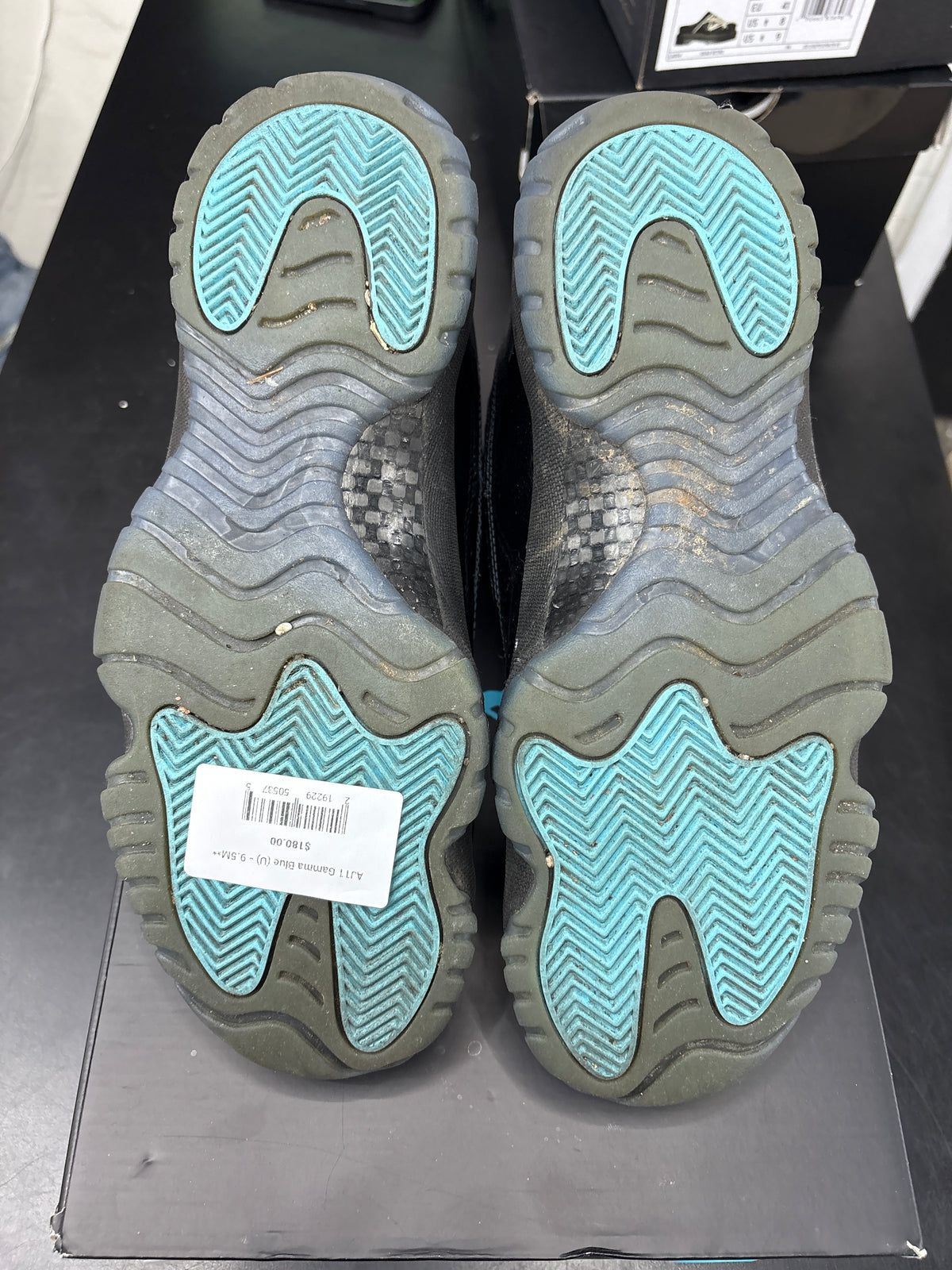 AJ11 Gamma Blue (U) - 9.5M**