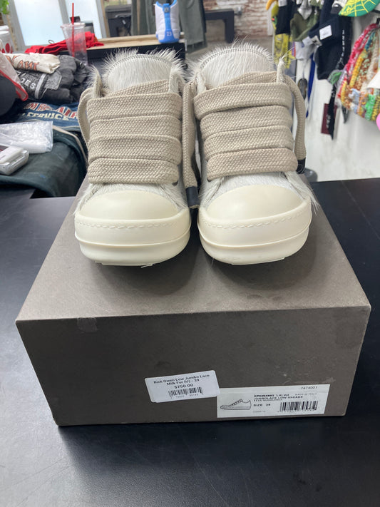 Rick Owen Low Jumbo Lace Milk Fur (U) - 39