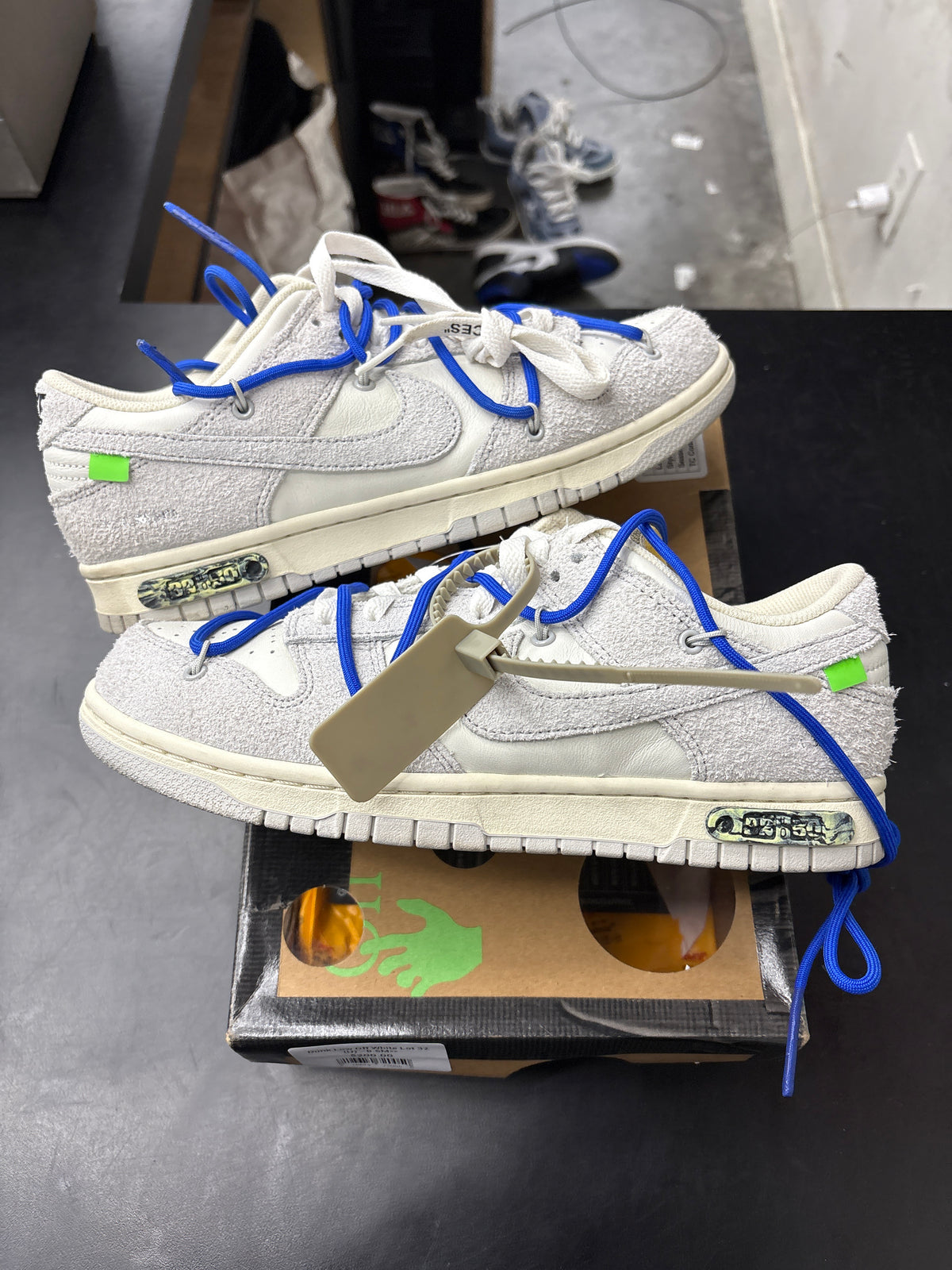 Dunk Low Off White Lot 32 (U) - 8.5M**