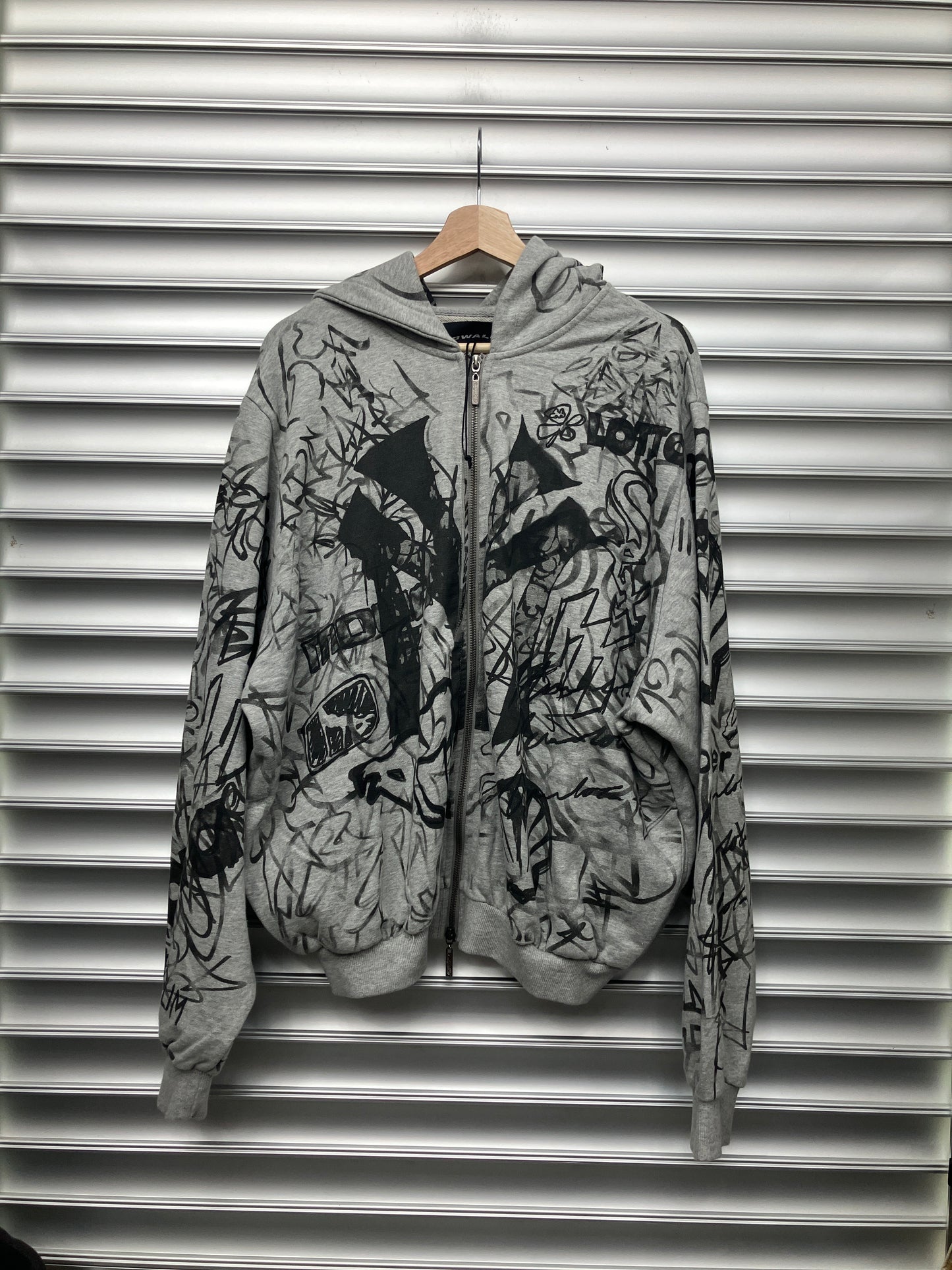 Mowalowa Grey Grafitti Zip Up - L