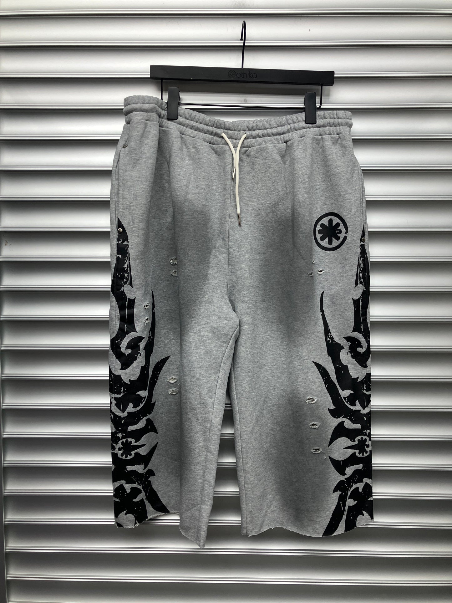 Lost Shadow Grey Shorts - M*