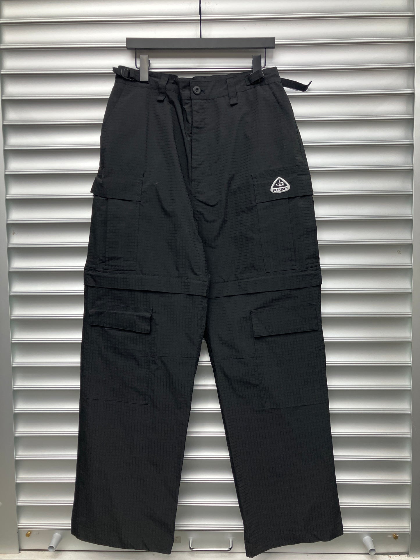 Raspberry Convertible Black Cargo Pants - S*