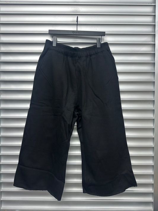HMDD Black 3/4 Shorts - M**