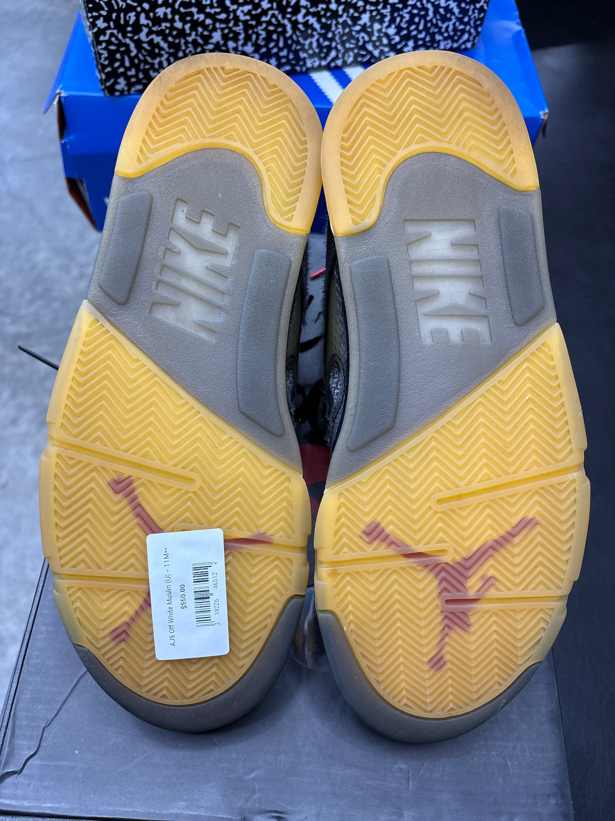 AJ5 Off White Muslin (U) - 11M**