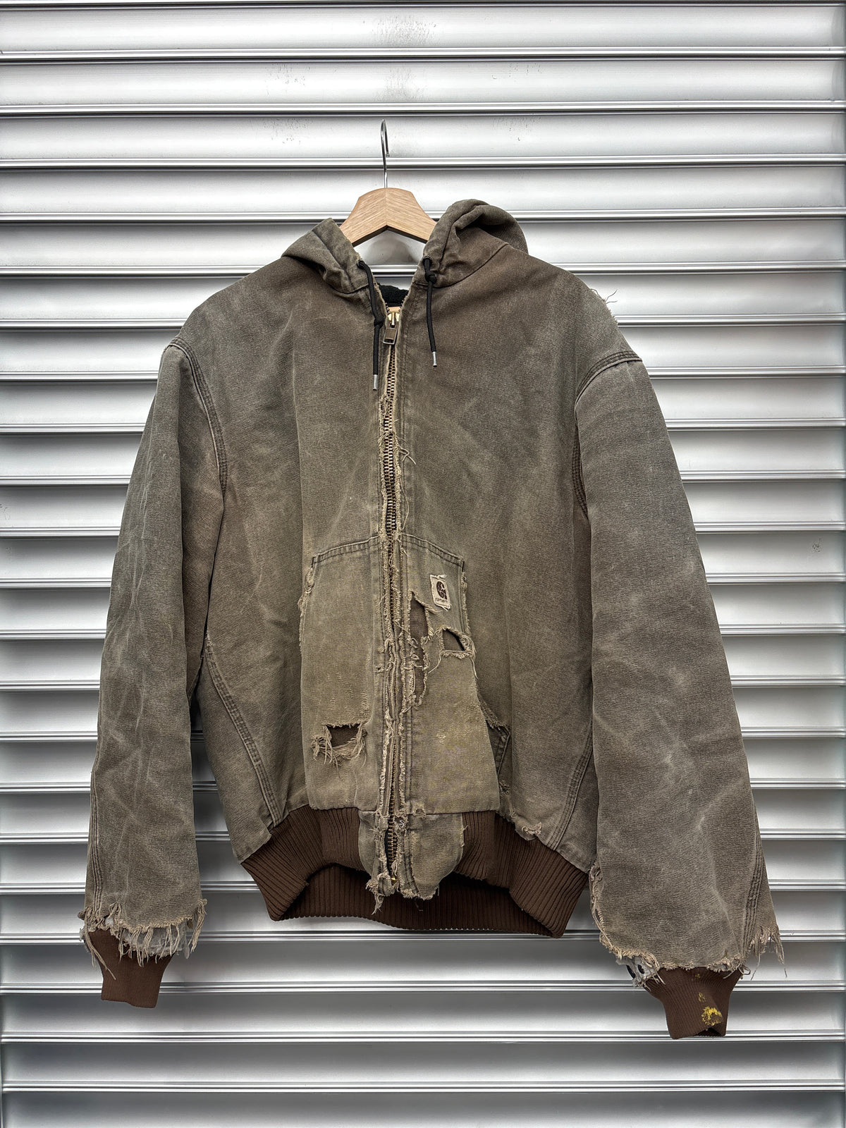 Vintage Distressed Brown Carhartt Hooded Jacket - L**