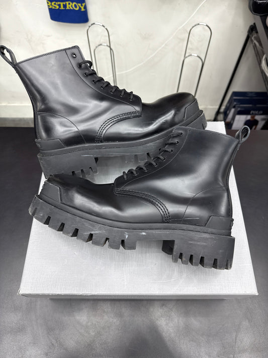 Balenciaga Striker Boot Leather (U) - 43(10)