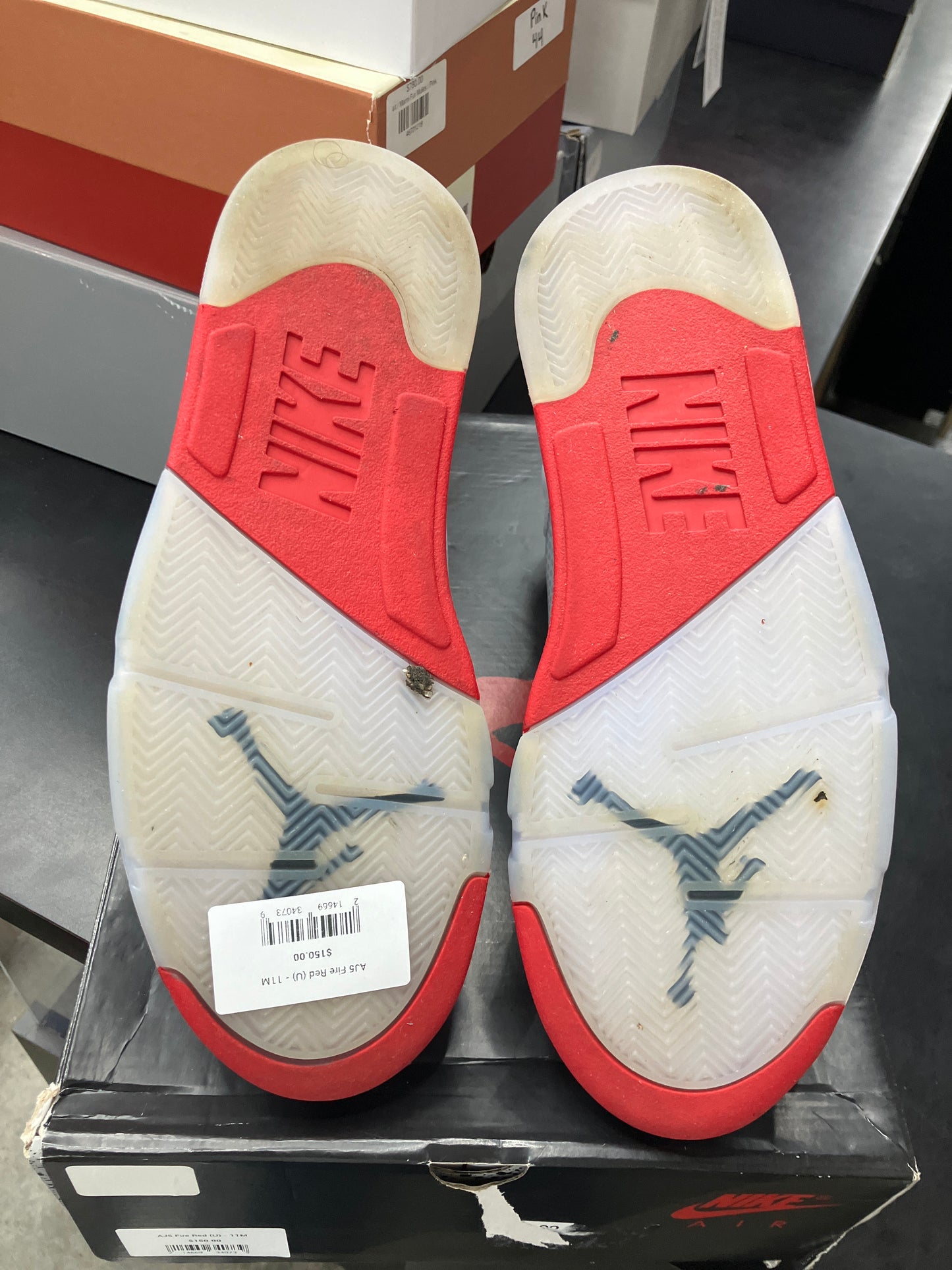AJ5 Fire Red (U) - 11M