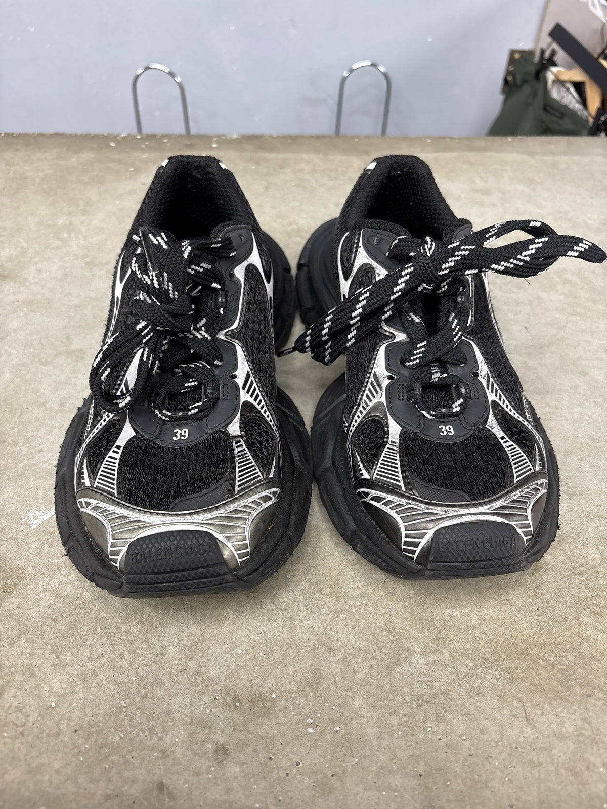 Balenciaga 3XL Black (U) - 39 (NB)**