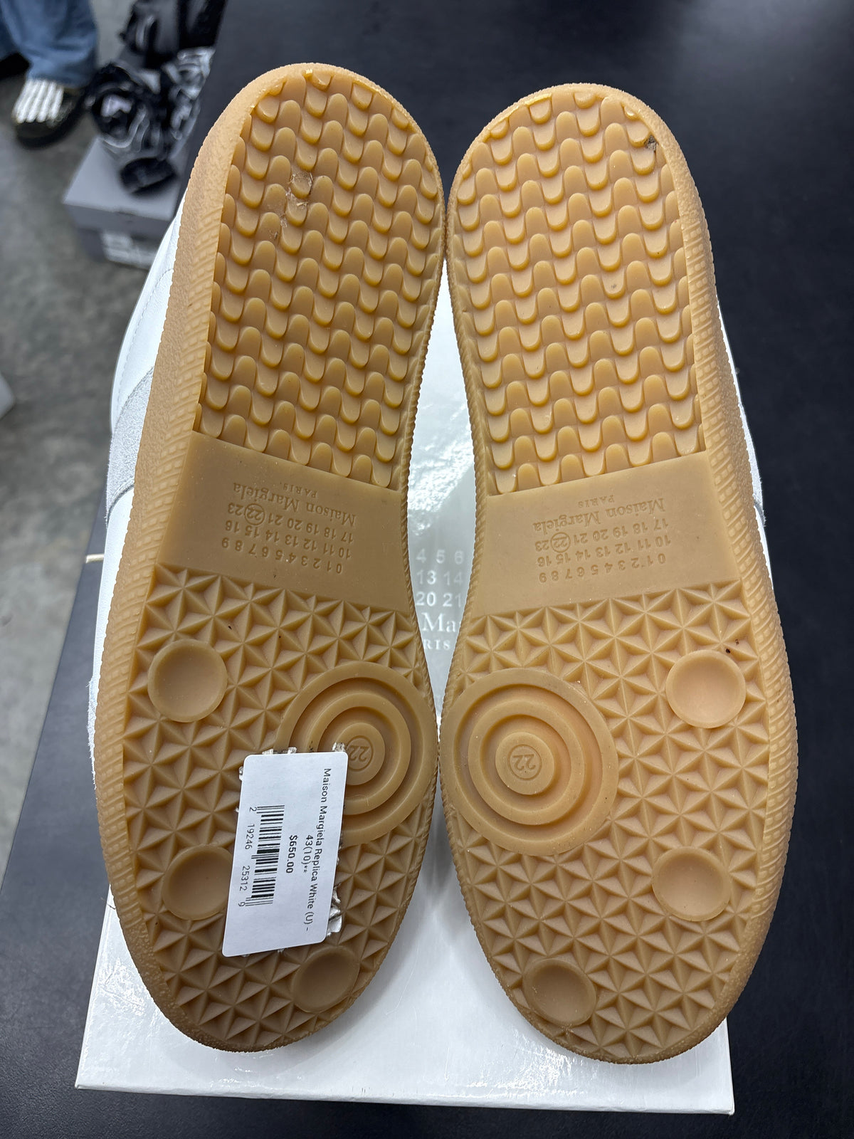Maison Margiela Replica White (U) - 43(10)**