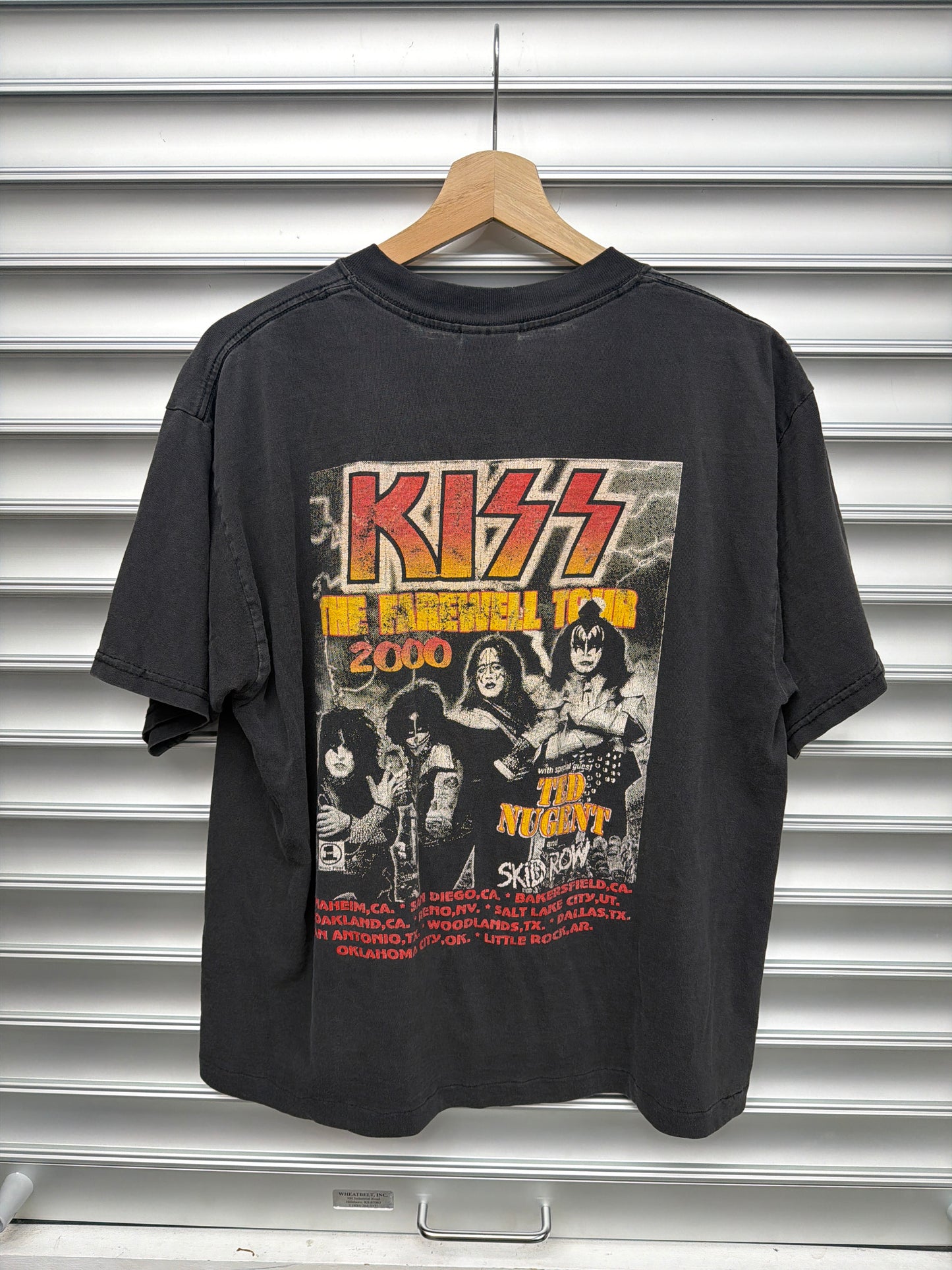 Vintage Kiss Cutoff Tee - L
