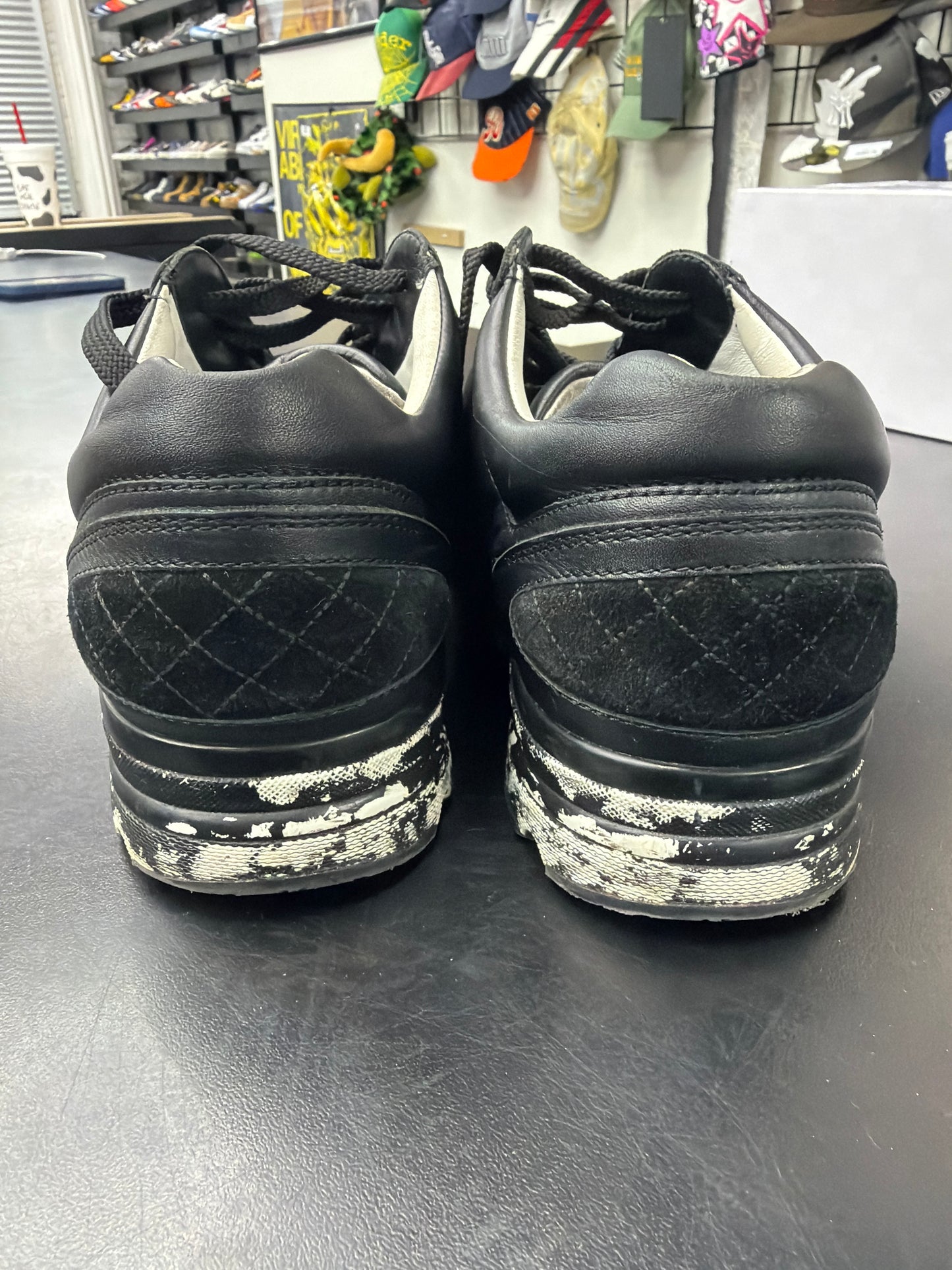 Chanel Trainer Black Leather (U) - 41(8) (NB)