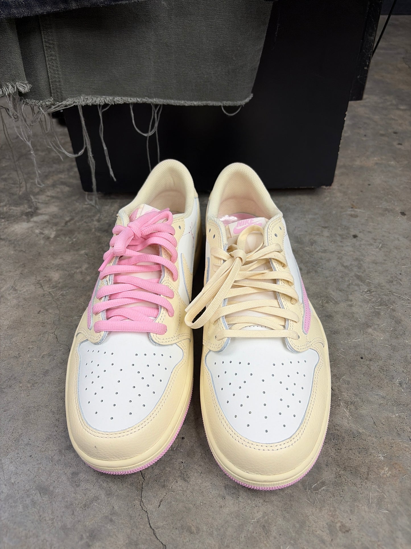 AJ1 Low Travis Scott Shy Pink - 12M (NB)**