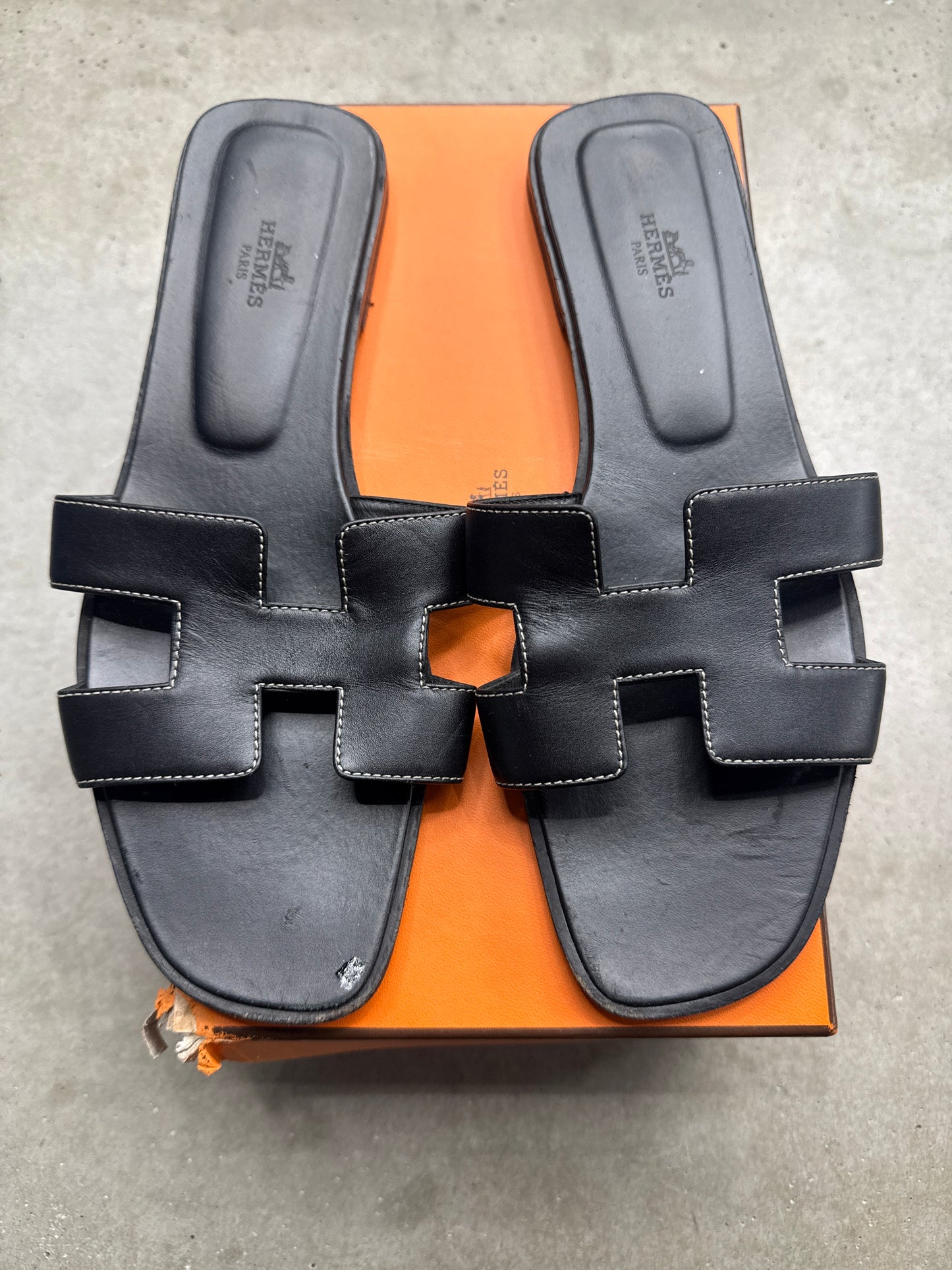 Hermes Oran Sandals Black (U) - 9W