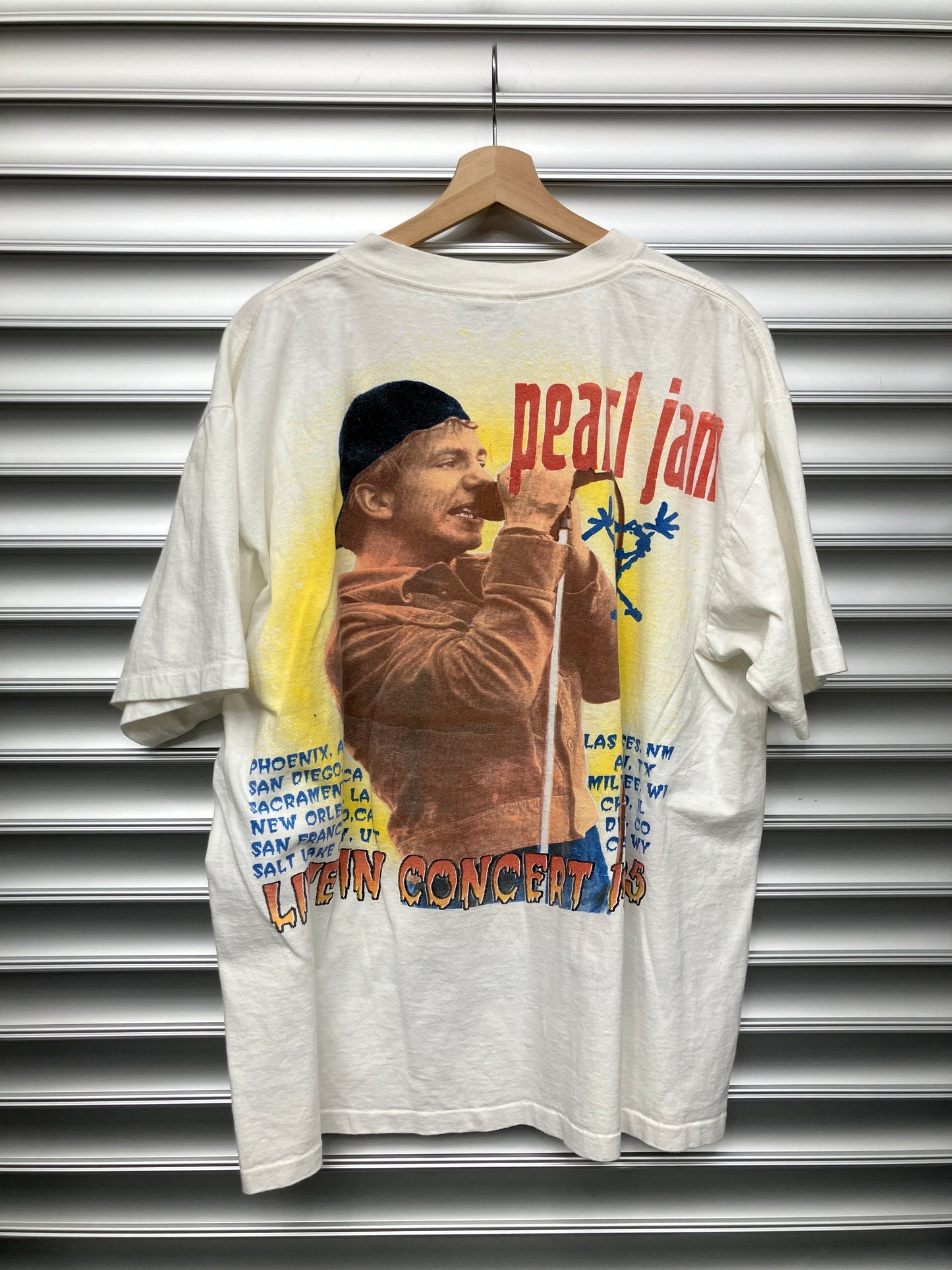 Vintage Pearl Jam Tour Tee - XL