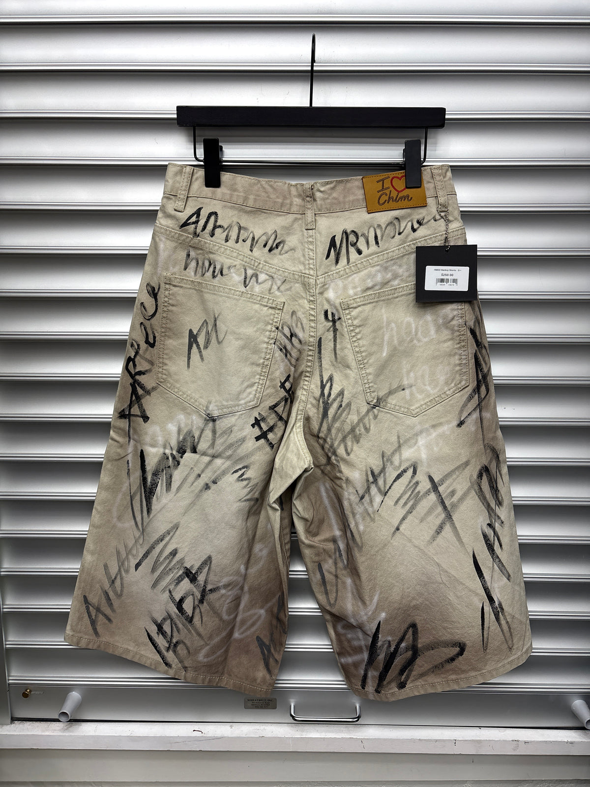 HMDD Banksy Shorts - S**