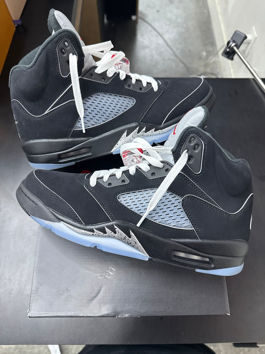 AJ5 Black Metallic (U) - 11M