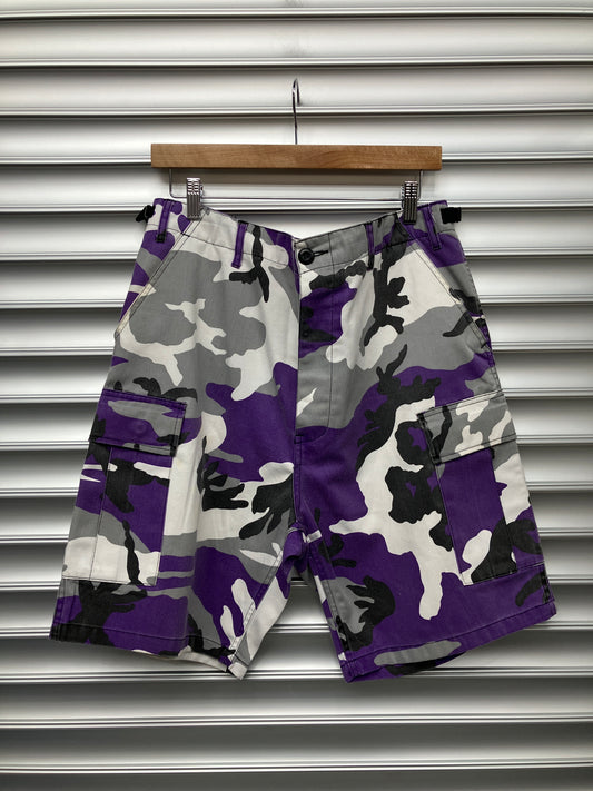 Vintage Purple Camo Shorts - 32