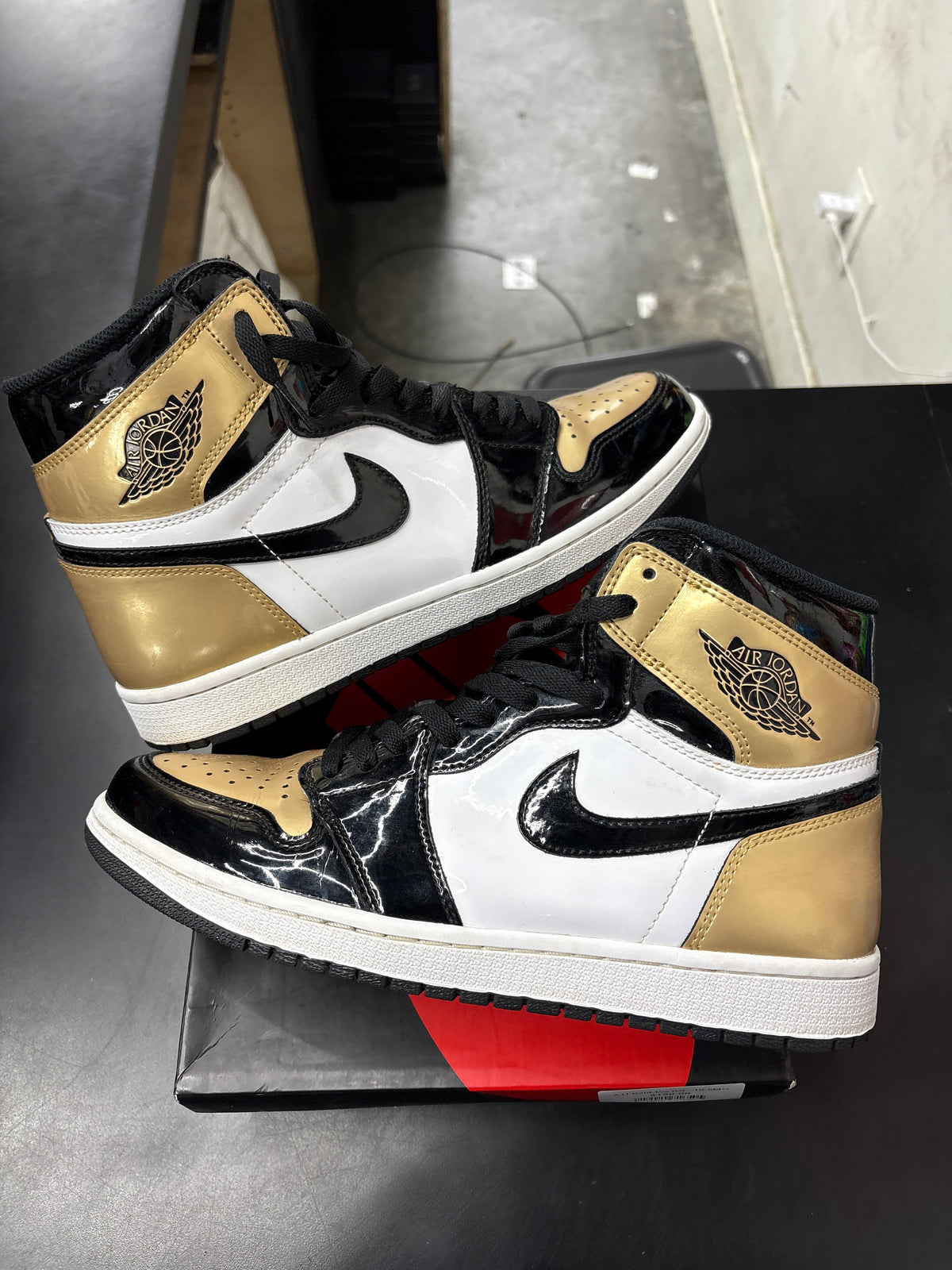 AJ1 Gold Toe (U) - 10.5M**