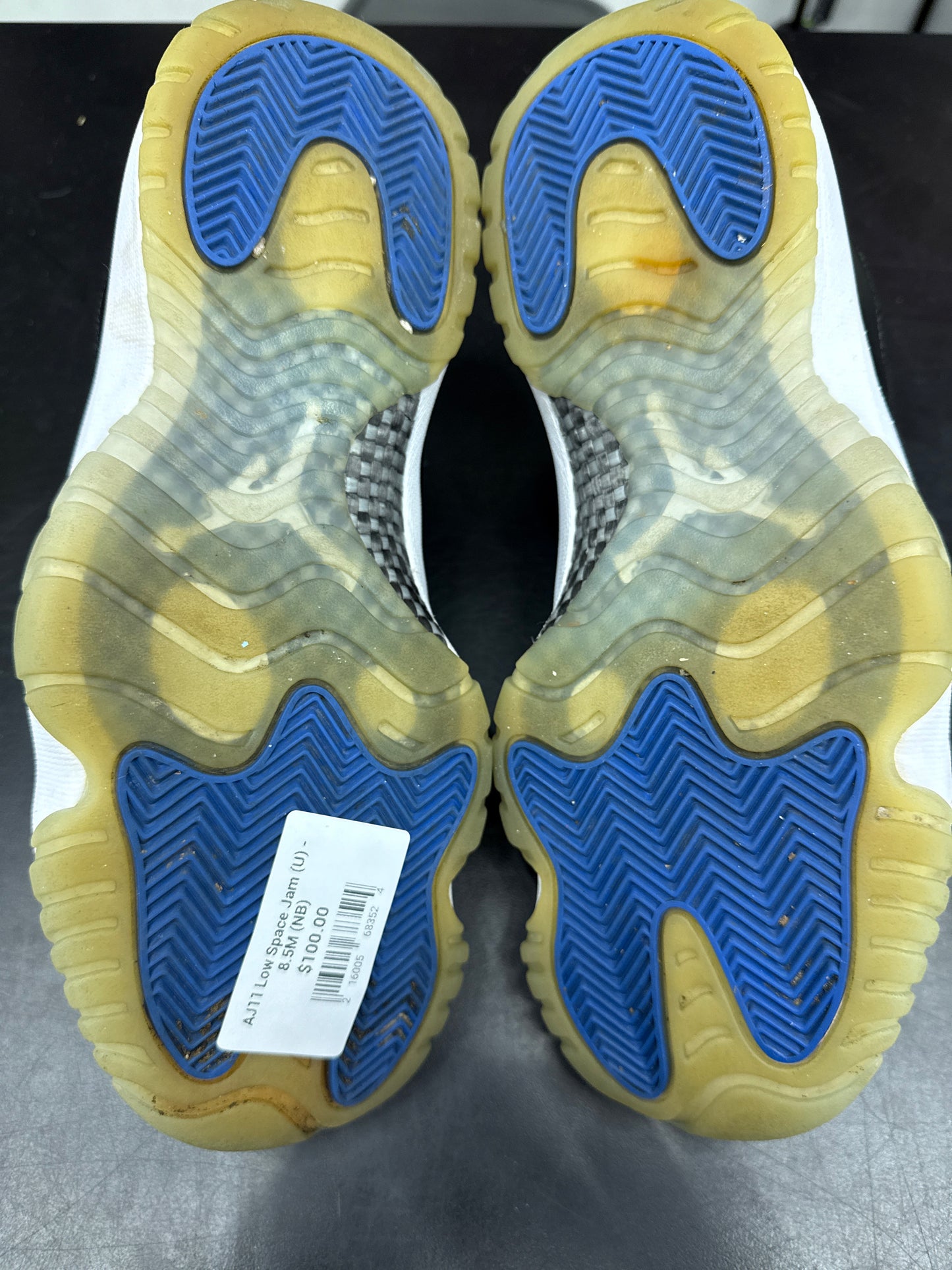 AJ11 Low Space Jam (U) - 8.5M (NB)