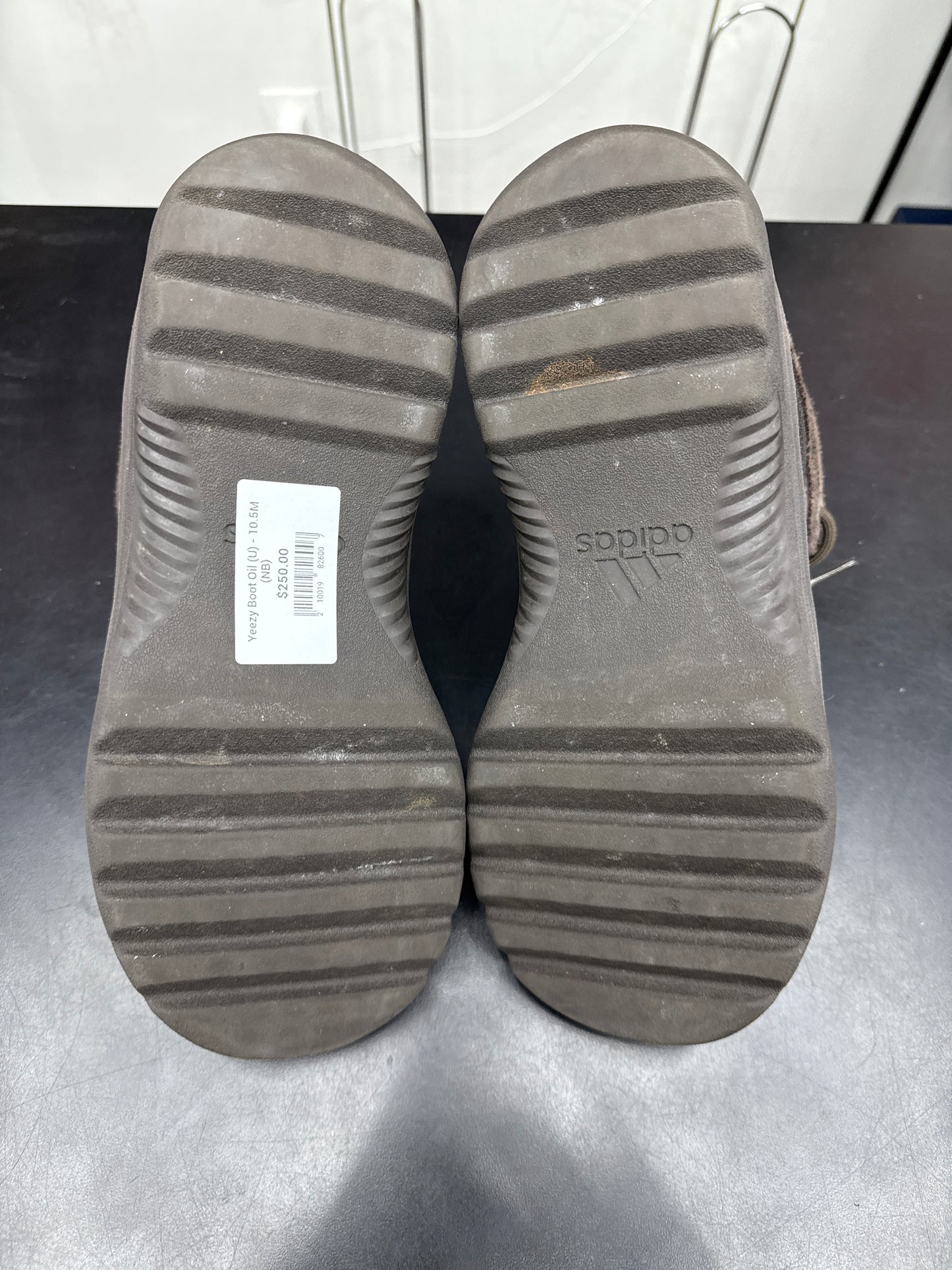 Yeezy Boot Oil (U) - 10.5M (NB)