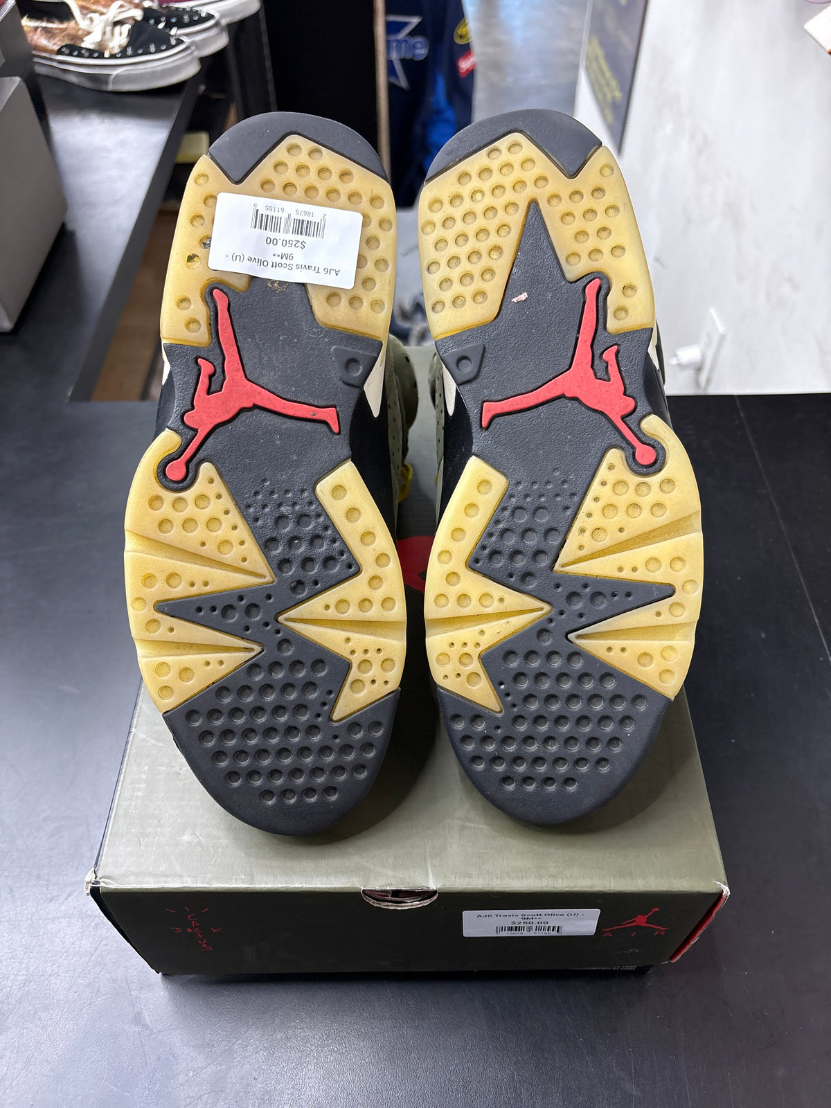 AJ6 Travis Scott Olive (U) - 9M**