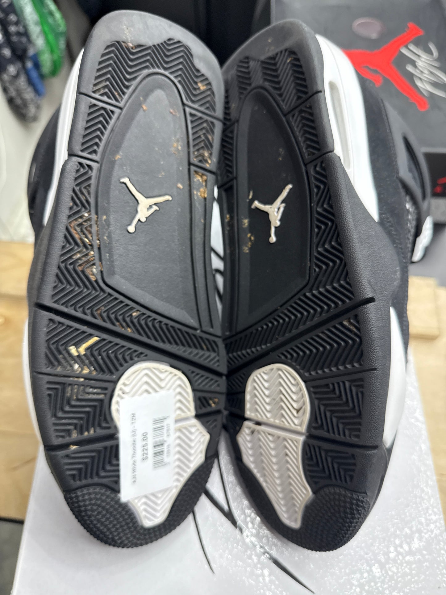 AJ4 White Thunder (U) - 12M