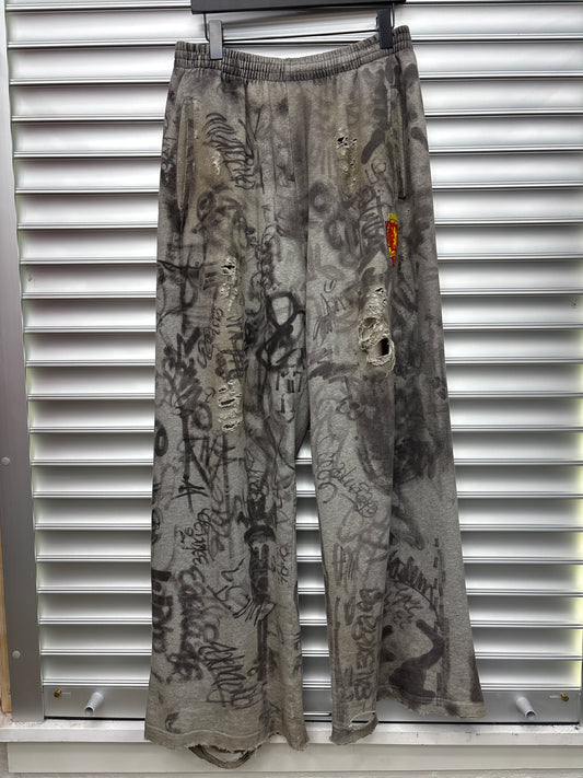 Balenciaga Graffiti Sweatpants - M