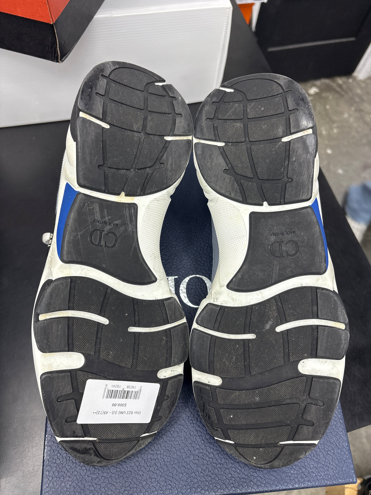 Dior B22 UNC (U) - 45(12)**