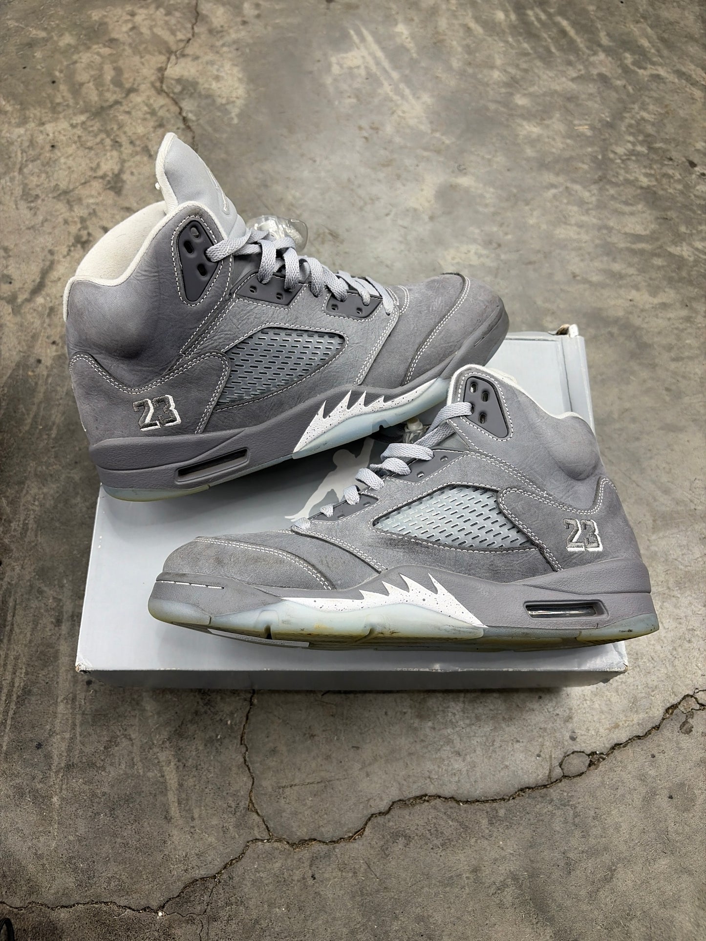 AJ5 Wolf Grey (U) - 10M**