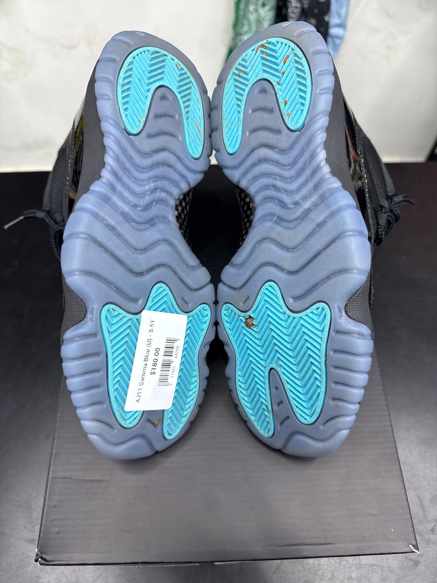 AJ11 Gamma Blue (U) - 5.5Y
