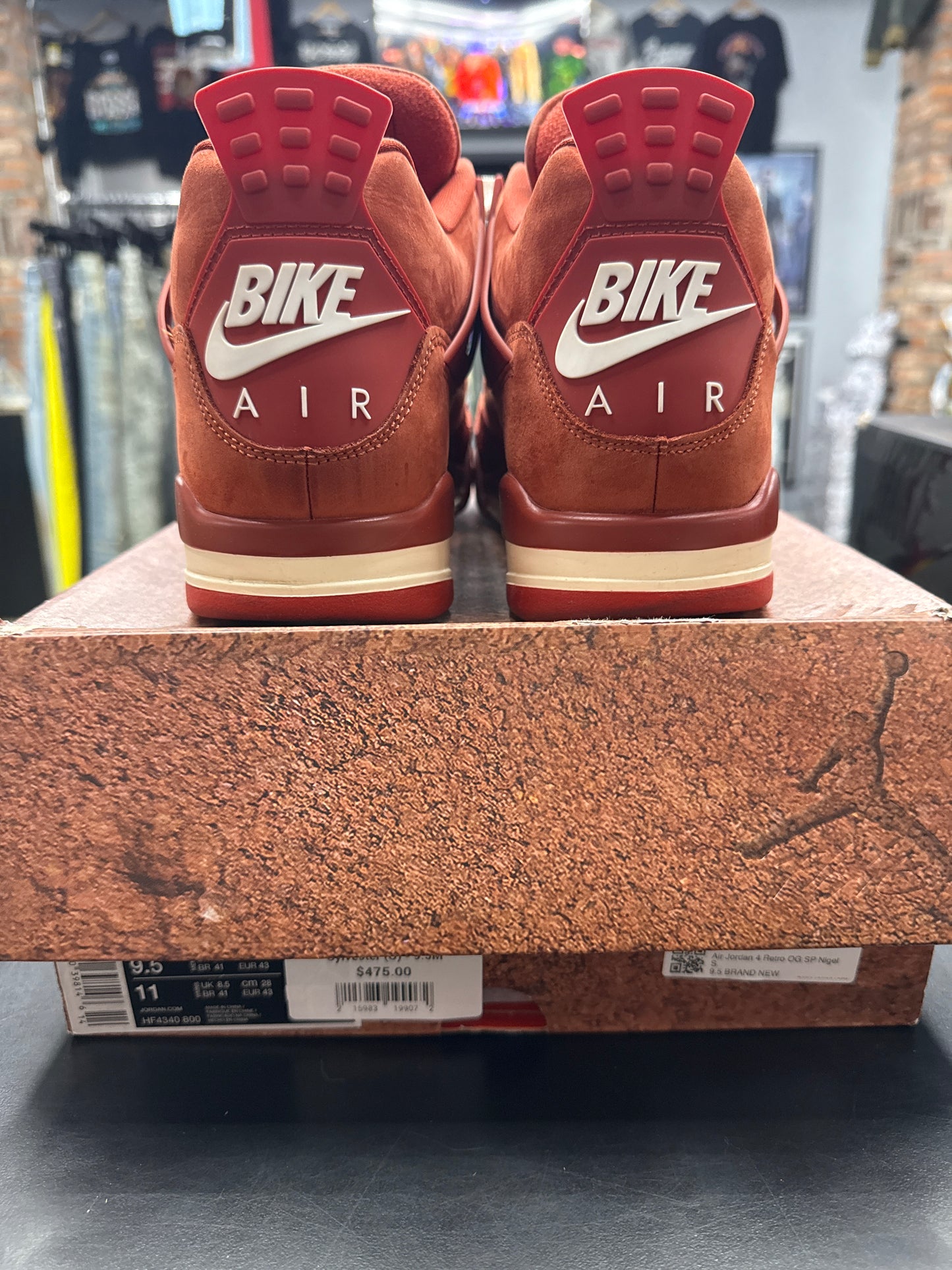AJ4 Brick By Brick Nigel Sylvester (U) - 9.5M