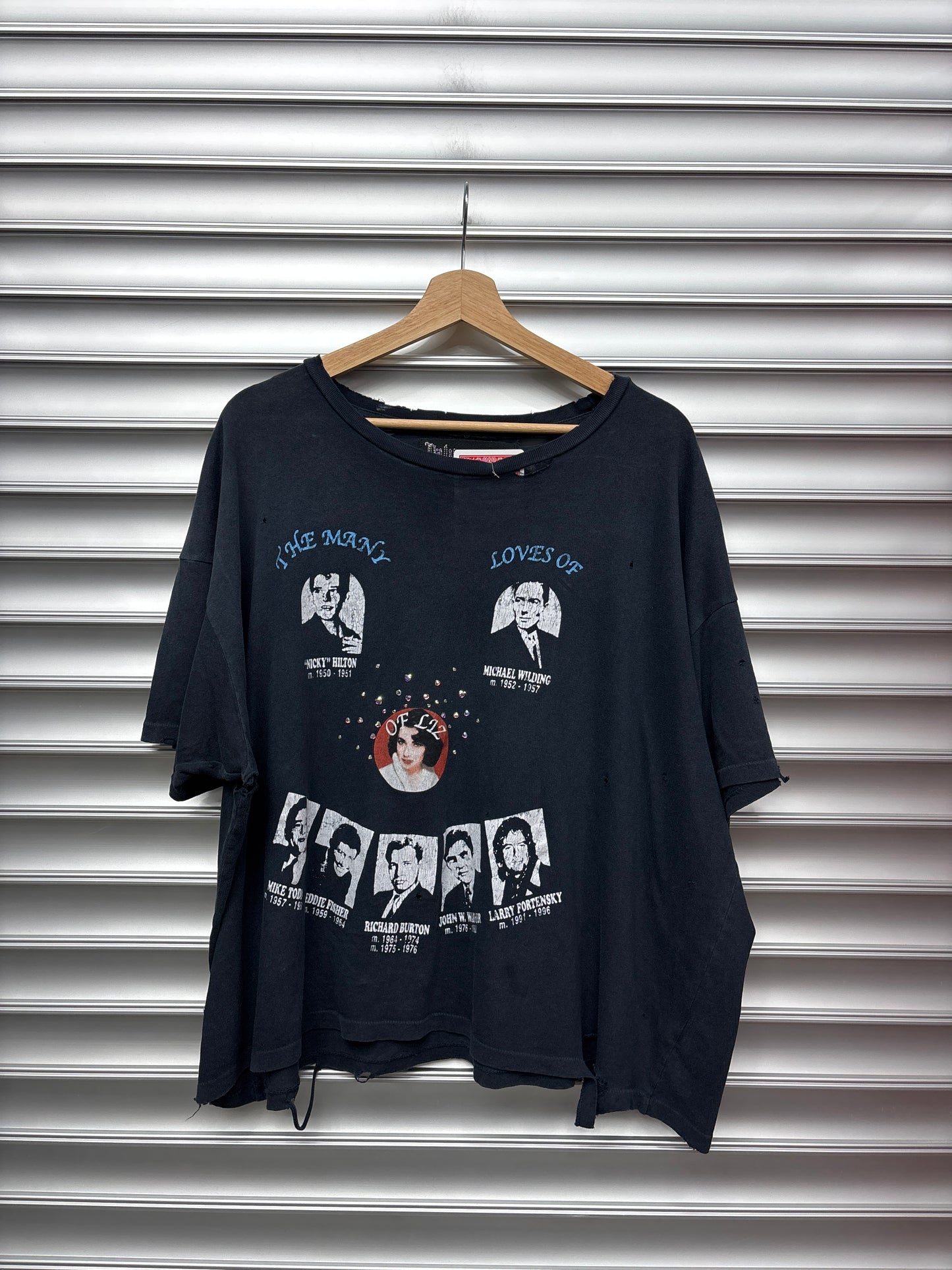 Paly Many Lives Of Liz Tee - M