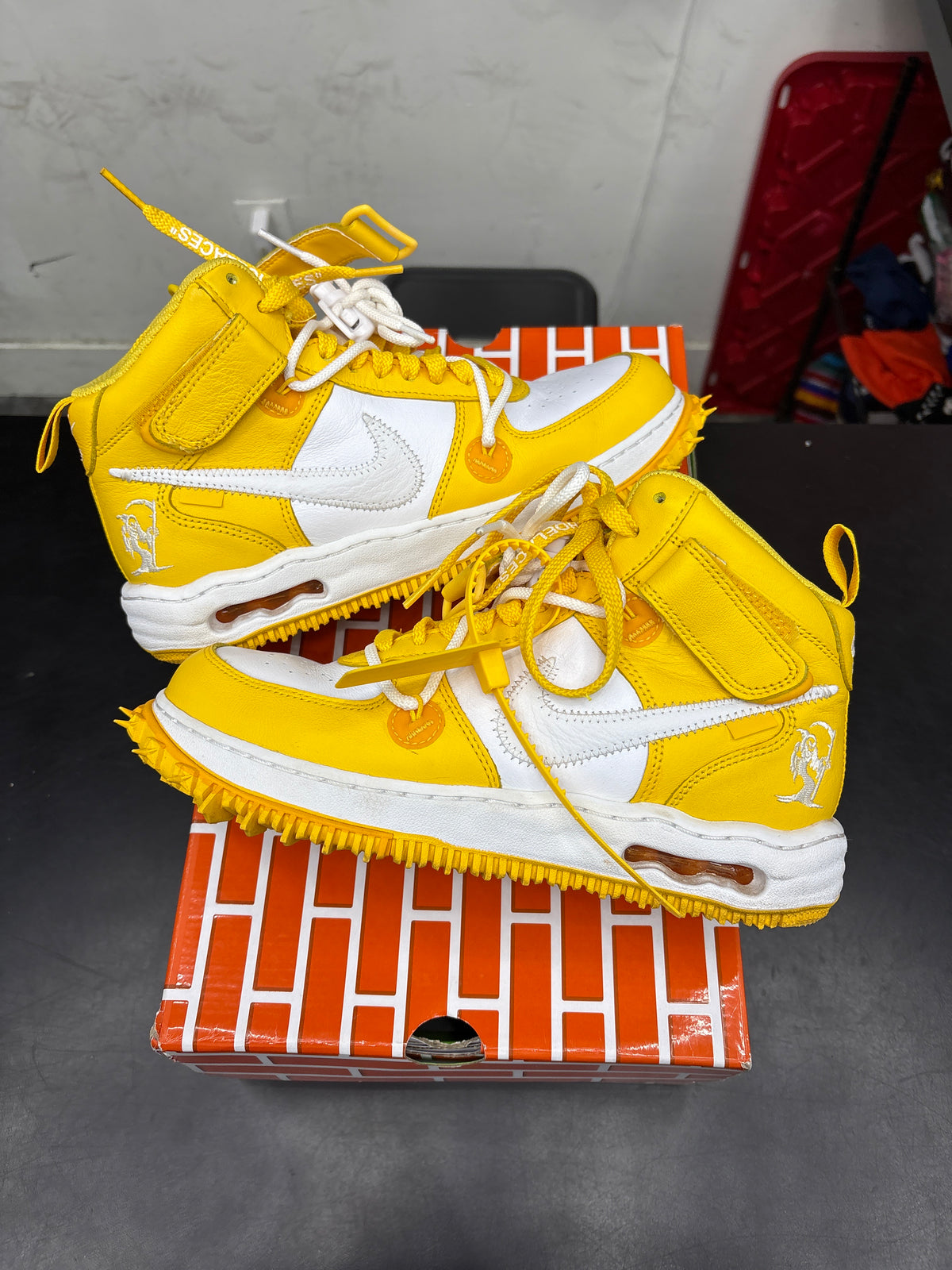 AF1 Mid Off White Yellow (U) - 8M**