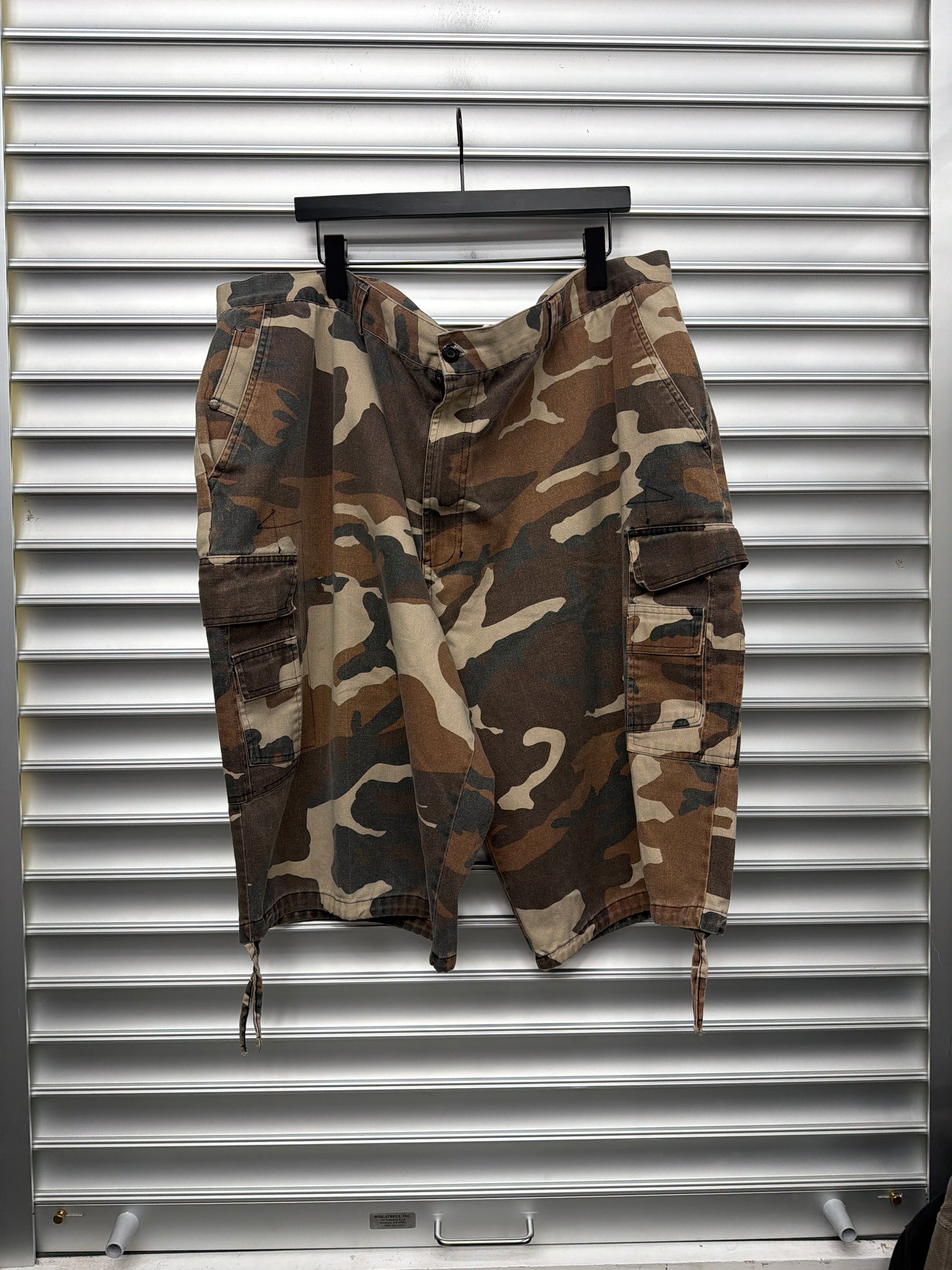 Vintage Brown Camo Shorts - XXL