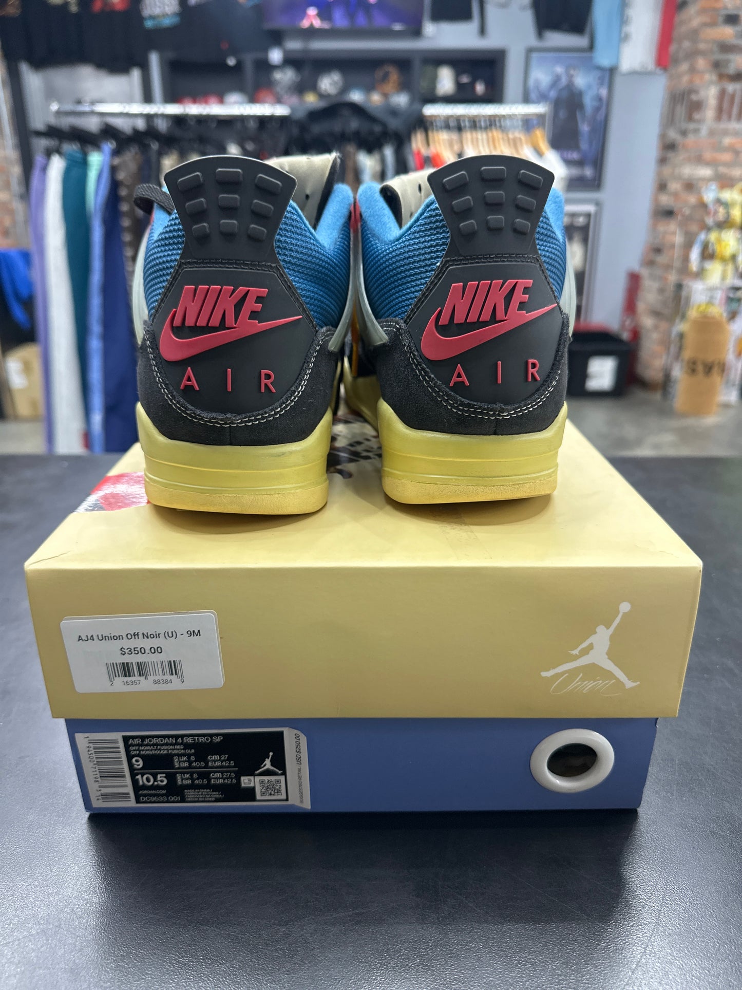 AJ4 Union Off Noir (U) - 9M
