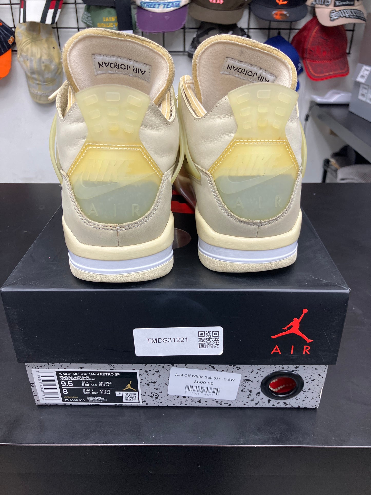 AJ4 Off White Sail (U) - 9.5W