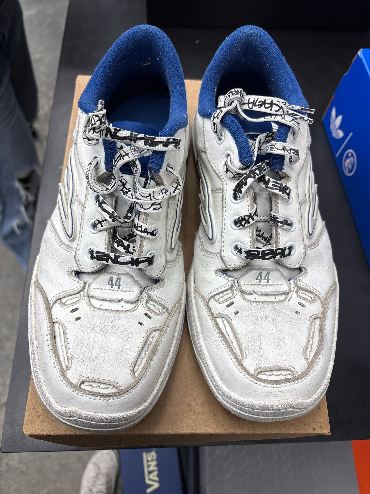 Balenciaga White/Blue Hampton (U) - 44(11) (RB)**
