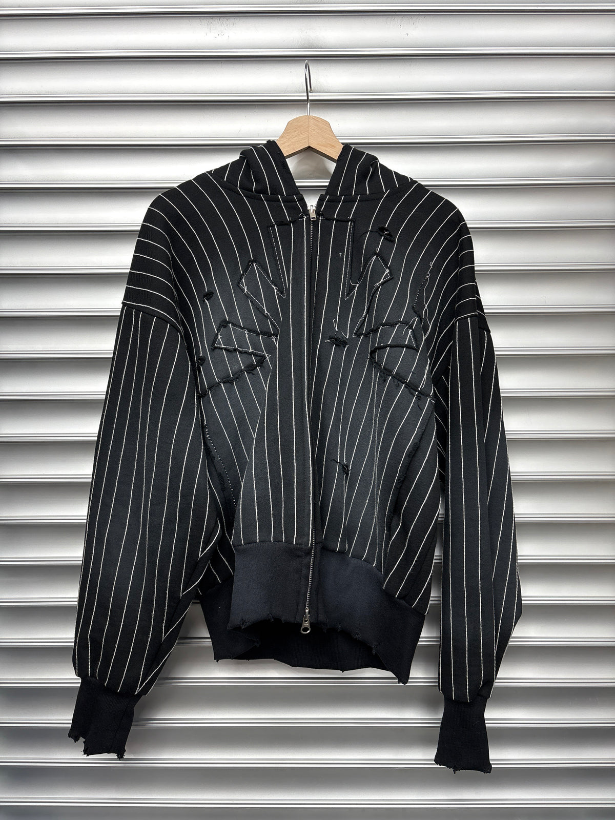 Vertabrae Sample Zip Up - M**