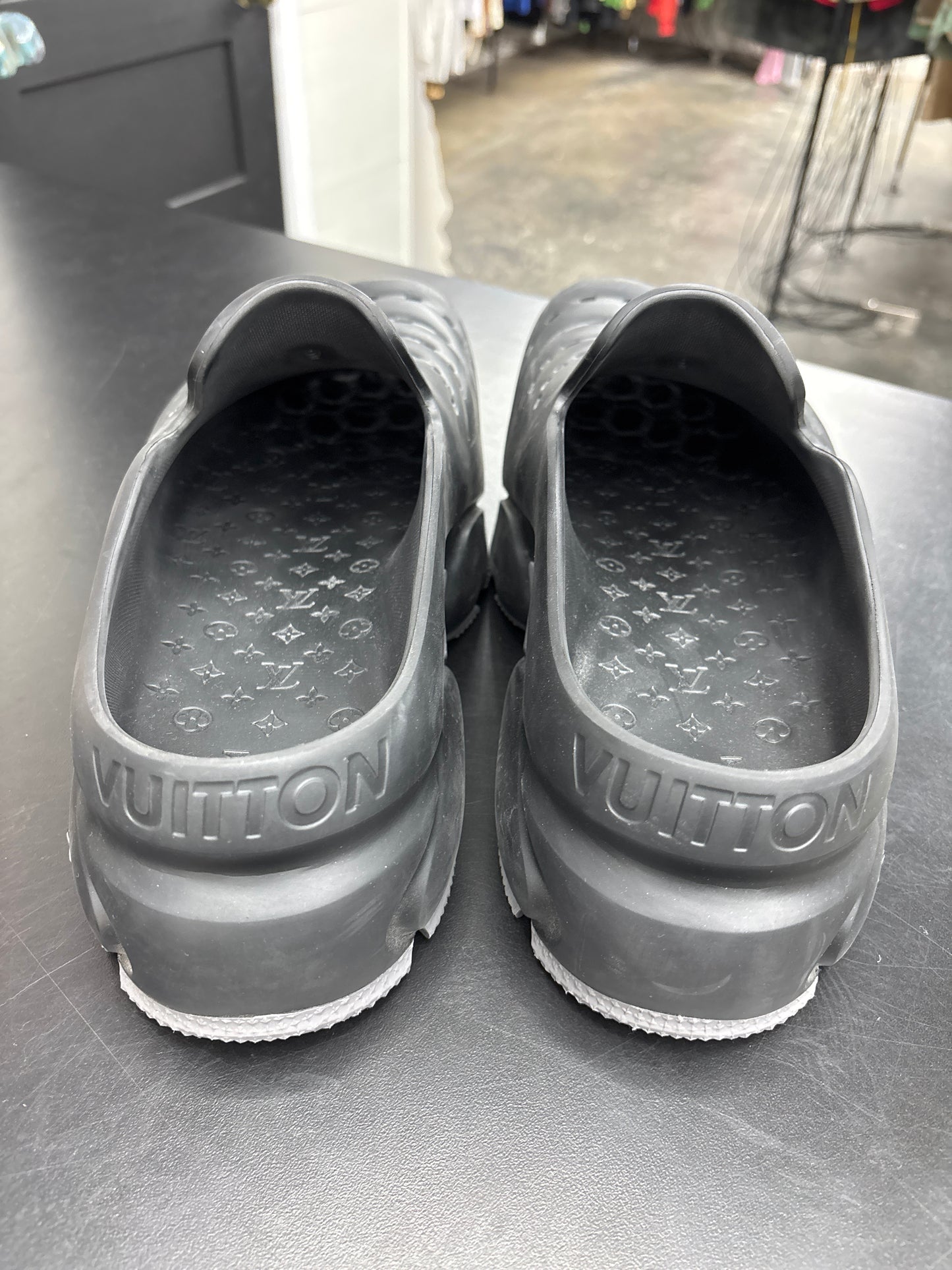 Louis Vuitton Shark Clog (U) - 10M (NB)