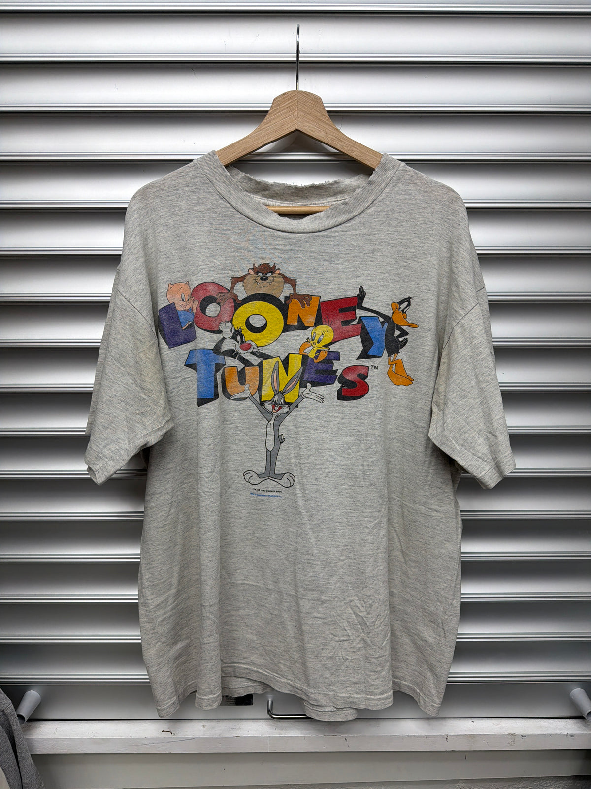 Vintage Looney Tunes Tee - XL**