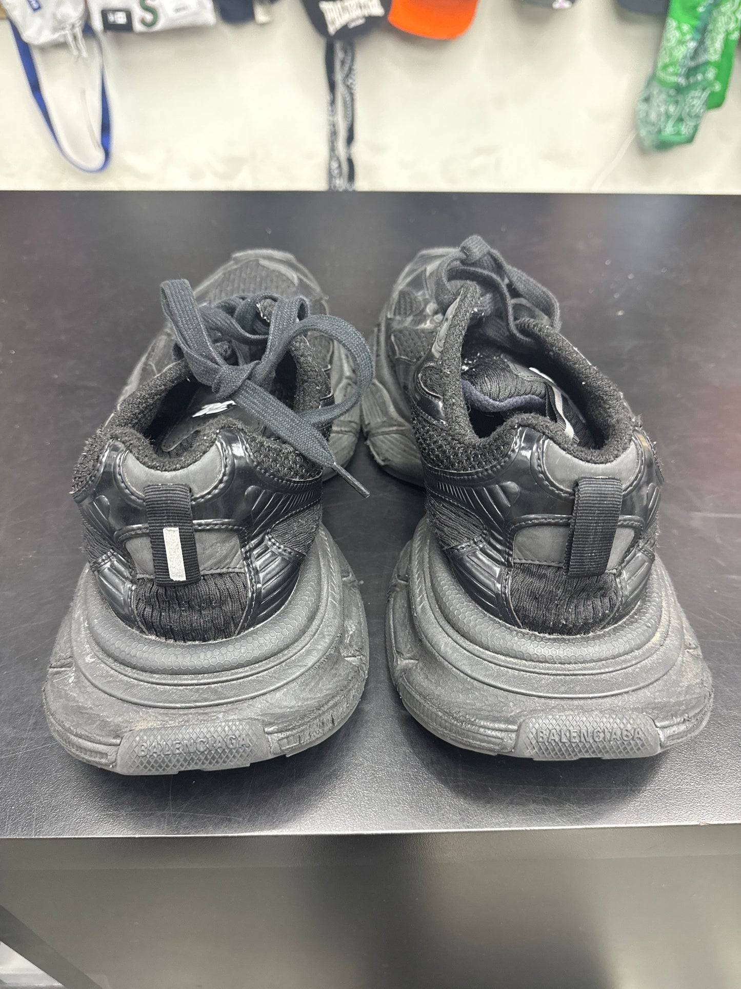 Balenciaga 3XL Black (U) - 44(11) (NB)