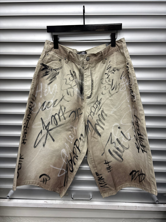 HMDD Banksy Shorts - L**